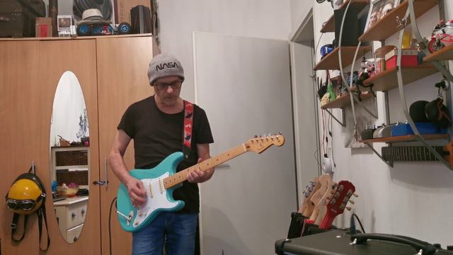Fender Stratocaster Vintera 50 смотреть онлайн
