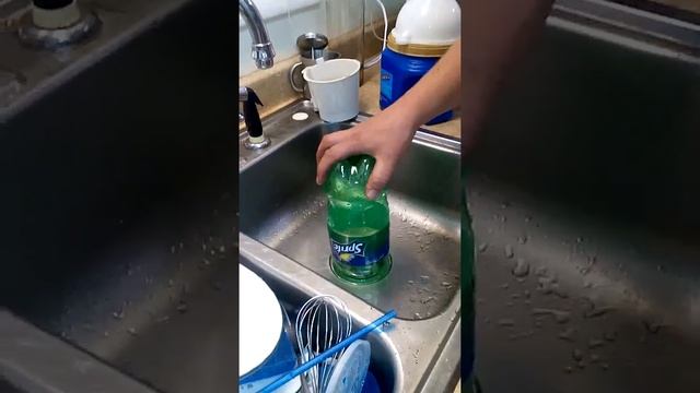 Clear a sink drain easy with a empty 2 liter bottle смотреть онлайн