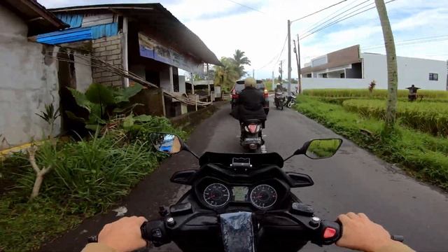 Bali - Yamaha x-max 250 смотреть онлайн