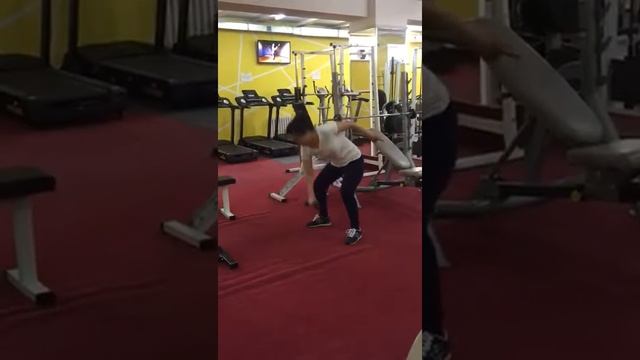 Поднимаю 6кг гантели буду увеличивать вес гири) смотреть онлайн