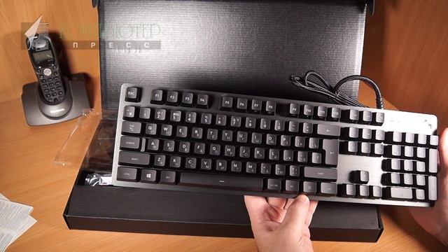 Распаковка игровой клавиатуры Logitech G413 Carbon смотреть онлайн
