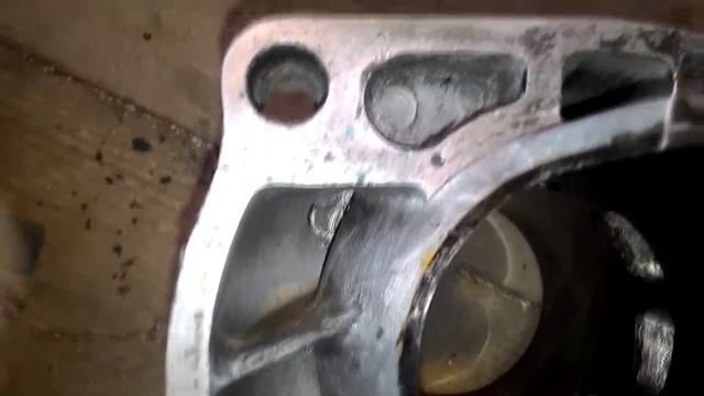 [Garage] Снятие мотора C Suzuki RM250 и поездка к мастеру (Removing The Engine)