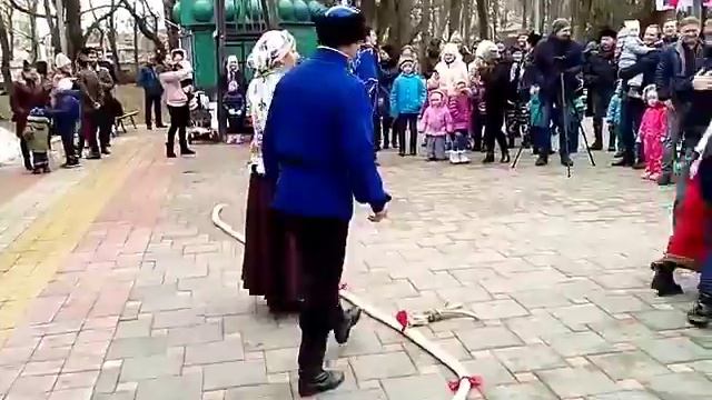 Казачья масленица. Перетягивание каната смотреть онлайн
