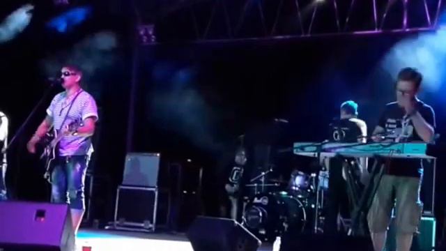 7Б - Некрещённая луна, Городу на Неве (live at ШокоФест, август 2016) смотреть онлайн