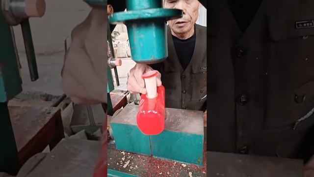 Hydraulic installation of hand hammer handle, good machinery and good tools to save time and effort смотреть онлайн