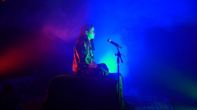 WHITE TARA CHANT -Phub Zam смотреть онлайн