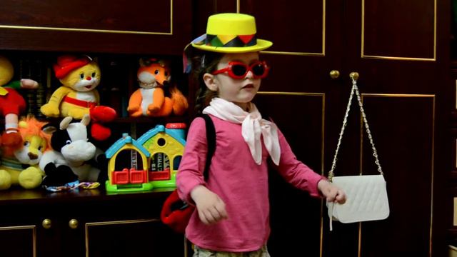 ДЕВОЧКА 4 ЛЕТ РАССКАЗЫВАЕТ "МАШИНЫ СТРАШИЛКИ" смотреть онлайн