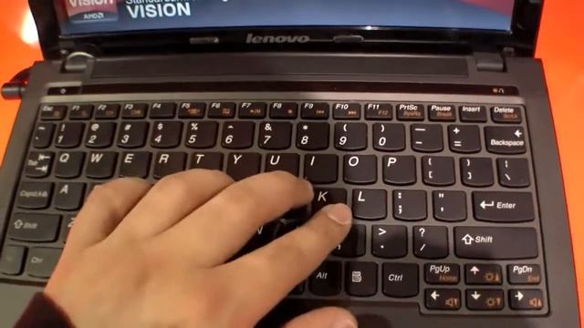 Lenovo IdeaPad S205 AMD Brazos Subnotebook Hands On at Cebit 2011 смотреть онлайн