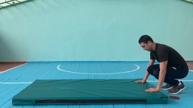 Раздел гимнастики. Ошибки при выполнении техники кувырка вперед. смотреть онлайн