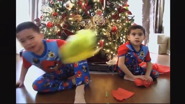 Реакция детей на плохие подарки смотреть онлайн