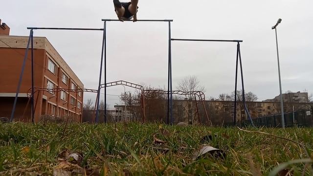 Двуха с турника. смотреть онлайн