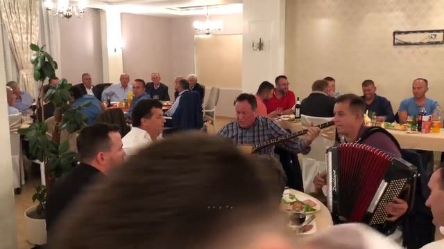 Rifat Berisha dhe Mehdi Berisha. Vllaznit Haradinaj. Valmir Shala dhe Bekim Demaj смотреть онлайн