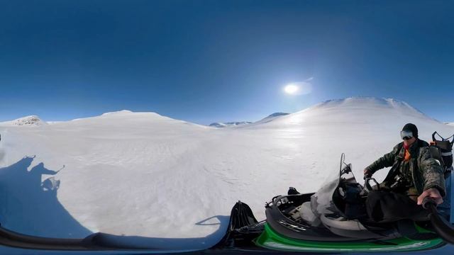 На снегоходе по долине западного Аякли. Плато Путорана.