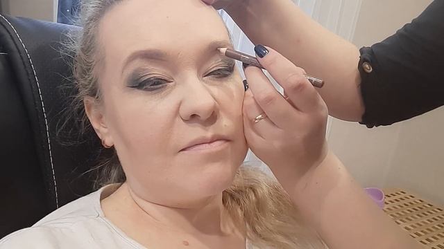 МЭЙК-АП В ДОМАШНИХ УСЛОВИЯХ // ВЕЧЕРНИЙ ОБРАЗ //ДЕВИШНИК // Everyday Makeup смотреть онлайн