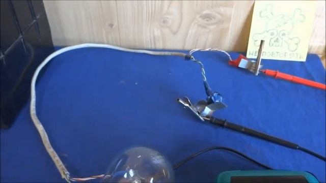 ⚒️ AKKУМУЛЯТОРНЫЙ ВОССТАНОВИТЕЛЬ-десульфататор из Обыкновенной Лампочки и Диода смотреть онлайн