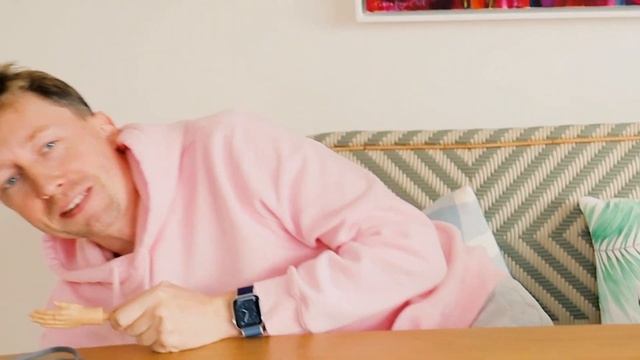 ВЫПОЛНЯЕМ задания МАЛЕНЬКИМИ РУЧКАМИ или БЕЗ РУК ЧЕЛЛЕНДЖ ! Илья и Картонка