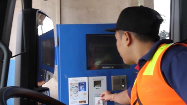 PSA Singapore - Through Our Eyes Part 6: Paperless Flow-through Gates смотреть онлайн