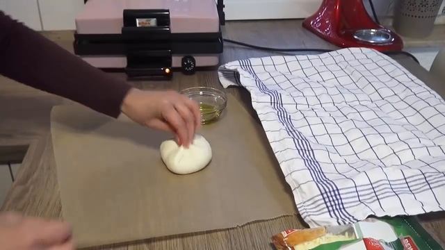 Bazlama Tarifi- Yumuşacik Çok Lezzetli Peynirli Ekmek | Hatice Mazı ile Yemek Tarifleri смотреть онлайн