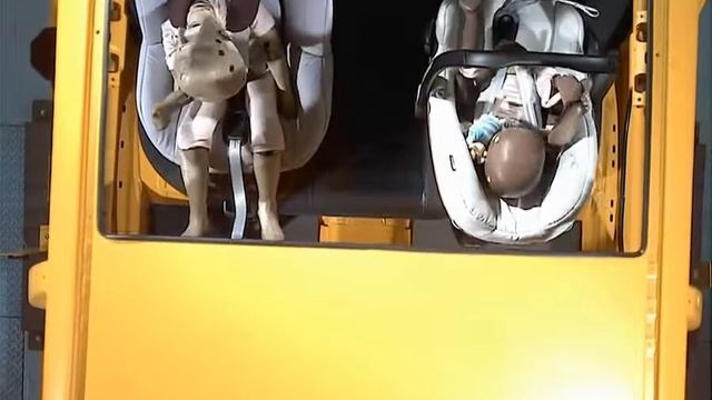 Краш- тест Maxi-Cosi Pebble (Макси-Кози Пебл) в Baby & Co. смотреть онлайн