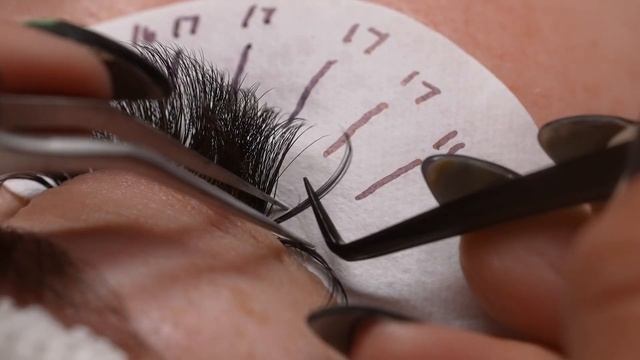 Mega Volume Strip Lash Look | Eyelash Extension Tutorial смотреть онлайн
