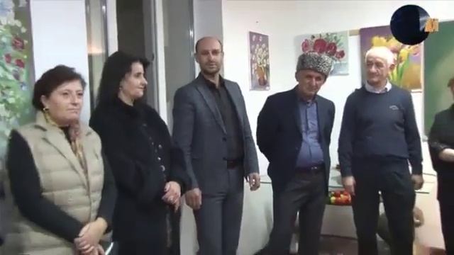 Выставка работ Сефият Мухуровой "Вальс цветов" смотреть онлайн