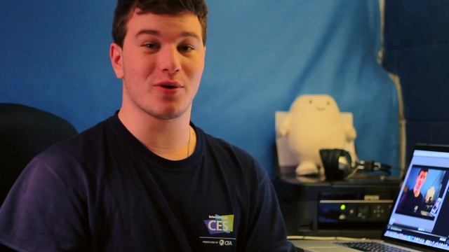 Sony's $2,000 4K AX100 Camcorder Overview (DRN's CES 2014 COVERAGE) смотреть онлайн