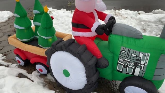 COLLECTOR'S CLUB | Gemmy Airblown Inflatable Tractor Review [4K]