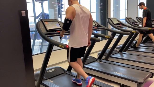 Разминка на беговой дорожке смотреть онлайн