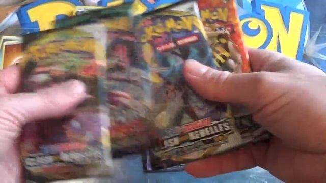 Ouverture du coffret Pokemon Polthégeist V et d'un Tripack Bibichut, cartes pokemon ! смотреть онлайн