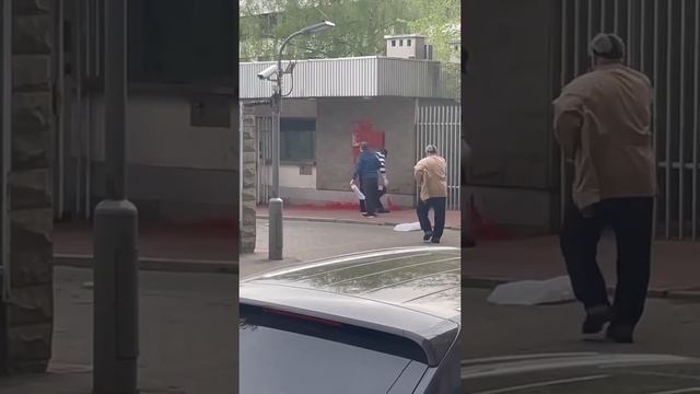 Посольство Польши в москве облили краской смотреть онлайн