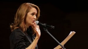 Виктория Исакова читает «Женщины верят лишь в то, во что хотят верить» | БеспринцЫпные чтения