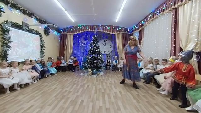 Новогодний утренник / 360° видео / Детский сад №68 "Ромашка" г.Люберцы / 19.12.2022 смотреть онлайн
