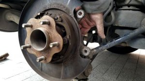 Что гудит на Ниссан Теана? Замена подшипника задней ступицы.