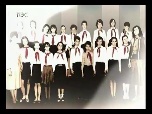 Заставка программы "Однокашники" (ТВС, 2002-2003) смотреть онлайн