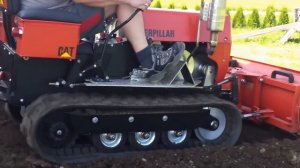 Минитрактор на гусеничном ходу/Minitractor on crawlers