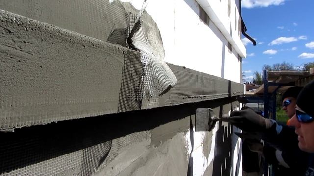 Проект "Мокрый фасад - секреты монтажа" - этап 15 установка уголков на декоративные элементы. смотреть онлайн