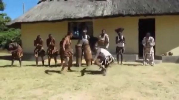 Негры танцуют