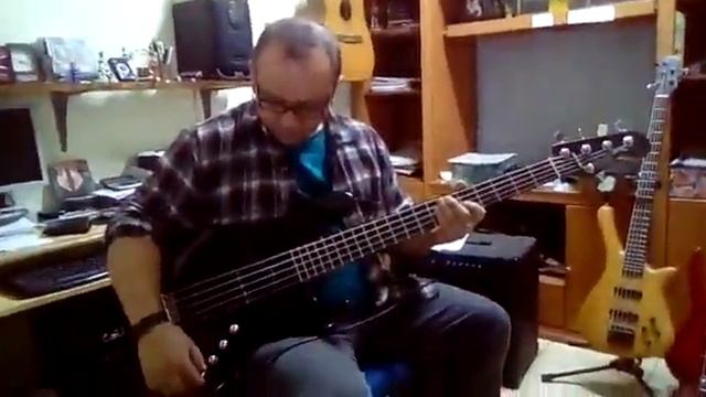 Baixo Squier Fender Jazz Bass Deluxe 5 Cordas смотреть онлайн