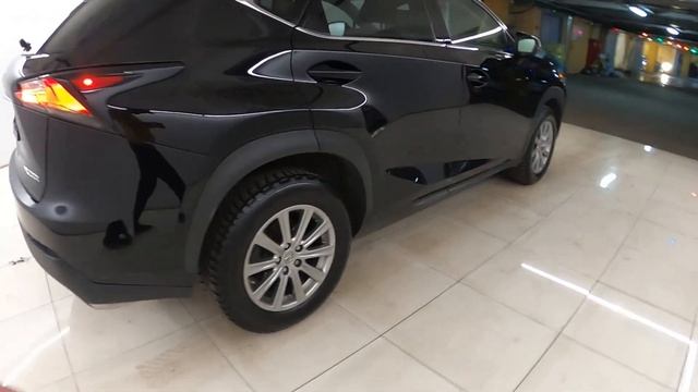 Lexus NX I 200t 2.0 AT (238 л.с.) 2016