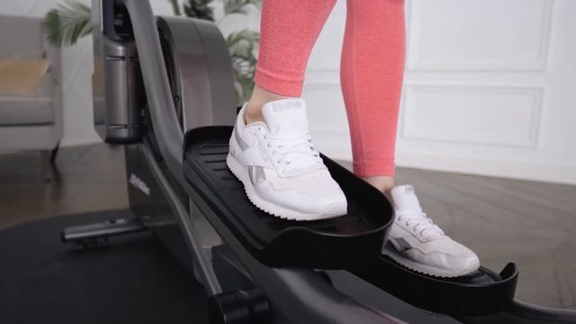 Эллиптический кросс-тренажер для дома Life Fitness E5 Track Connect смотреть онлайн