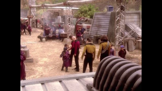TNG Bajoran refugee camp 'sketch-to set-to film' example смотреть онлайн
