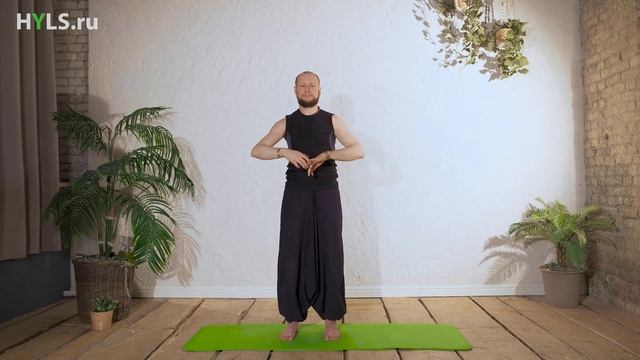 Йога-разминка перед асанами за 10 минут