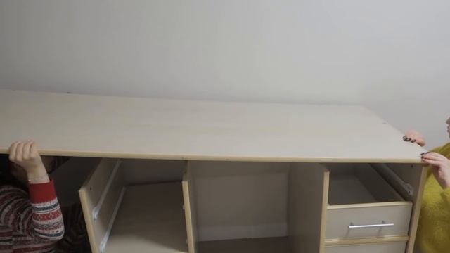 ПЕРЕДЕЛКА КОМНАТЫ С НУЛЯ || EXTREME ROOM MAKEOVER: *my new room* // собираем кровать, стол и тд смотреть онлайн