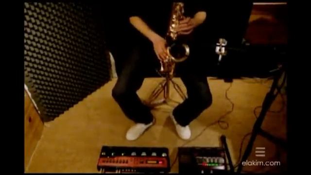 saxophone & vocal performance with boss RC-50 loop station and digitech VX400 vocal effect by elaki смотреть онлайн
