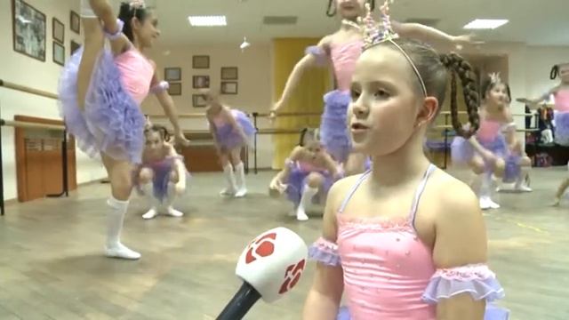 В танцах 12 лет. Образцовый коллектив "Антре" завоевал множество наград на международном уровне. смотреть онлайн