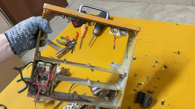 Нам попался Радиотелефон РТ 21-1Б. Посмотрим, что у него внутри. смотреть онлайн