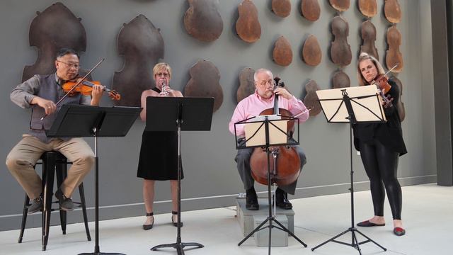 Metropolis Oboe Quartet - Albinoni Oboe Concerto - Adagio смотреть онлайн
