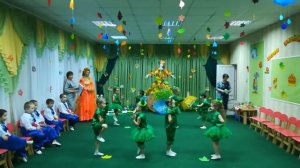 Танец лягушат (старшая группа)