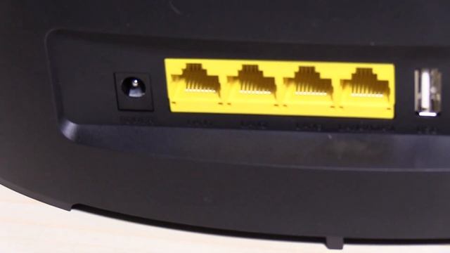 HUAWEI B525 B525s-23a Dualband WiFi, SIM Slot, VoIP, 300/50 MBit Quick Look