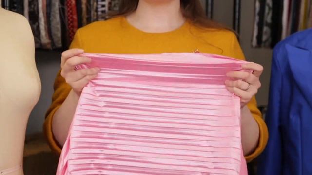 Mood Fabrics Stretch Pleated Satin смотреть онлайн